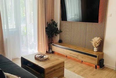 Apartament cu 3 camere semidecomandat în Nord