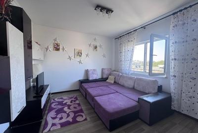Apartament cu 3 camere decomandat, mobilat în Poarta 6
