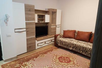 Apartament cu 2 camere semidecomandat în Apărătorii Patriei