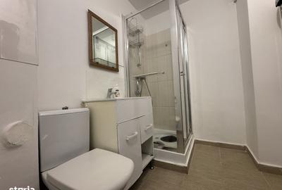 Apartament cu 2 camere semidecomandat în Podul de Piatră