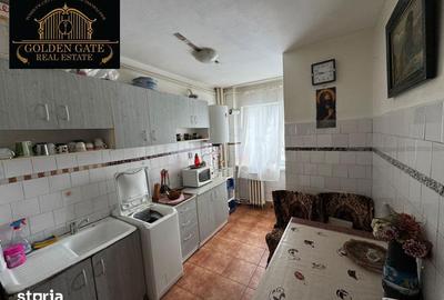 Apartament cu 3 camere decomandat, mobilat în Ferentari