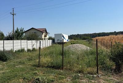 Teren de 2200 mp, în Domnești