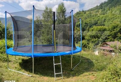 Casă cu 4 camere în Central