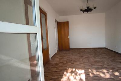 Apartament cu 3 camere decomandat în Drumul Taberei - 3