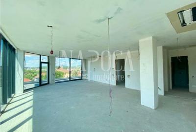 Penthouse cu 3 camere decomandat în Central - 4