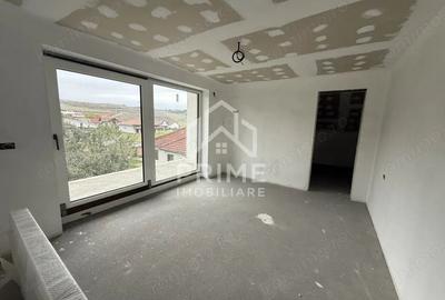 Casă cu 5 camere cu Teren 710 Mp în Ciugud - 1