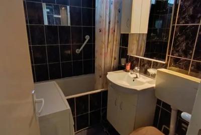 Apartament cu 4 camere semidecomandat în Săsar