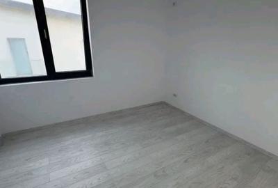 Duplex cu 4 camere cu Canalizare în Est - 3