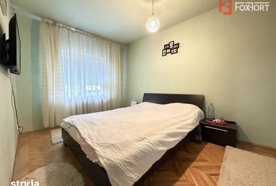 Apartament cu 3 camere semidecomandat în Lipovei