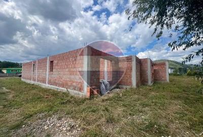 Casă cu 5 camere cu Teren 800 Mp în Tăuții-Măgherăuș