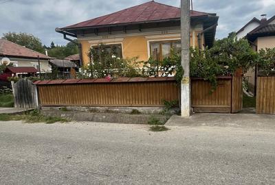 Casă cu 3 camere în Bunești - 2