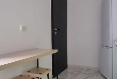 Garsonieră decomandată în Apărătorii Patriei
