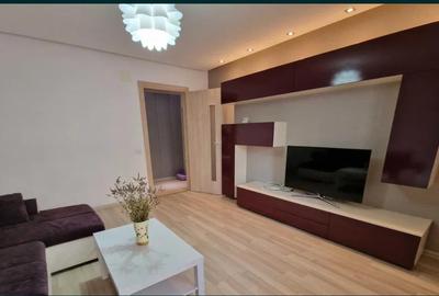 Apartament cu 2 camere decomandat, mobilat în Tractorul
