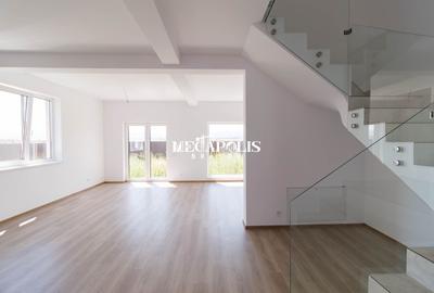 Duplex cu 4 camere cu Canalizare în Sânpetru - 2