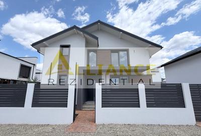 Casă individuală cu 5 camere cu Canalizare în Berceni