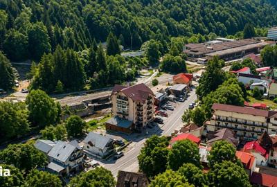 Apartament cu 4 camere în Central - 3