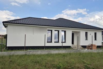 Casă cu 4 camere cu Teren 480 Mp în Burdea