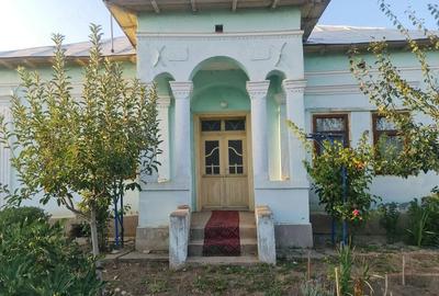 Casă cu 3 camere cu Teren 2190 Mp în Redea