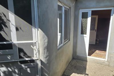 Casă cu 5 camere cu Teren 747 Mp în Gropeni