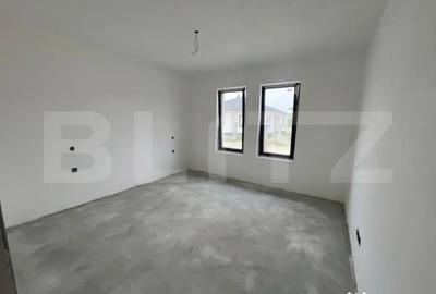 Casă cu 4 camere cu Teren 460 Mp în Central