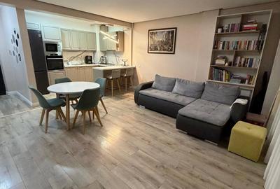 Apartament cu 3 camere semidecomandat, mobilat în Florești