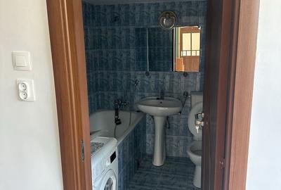 Casă cu 2 camere decomandat în Iris