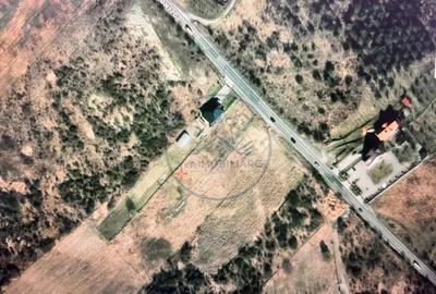 Teren de 8000 mp, în Central