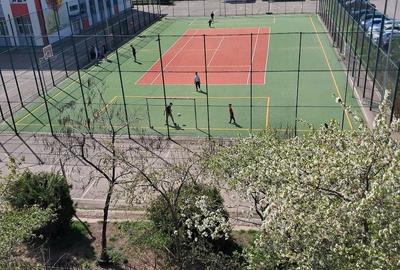 Apartament cu 3 camere decomandat în Vest