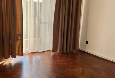 Apartament cu 3 camere decomandat în Ultracentral