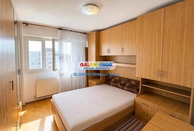 Apartament cu 3 camere decomandat în Republicii