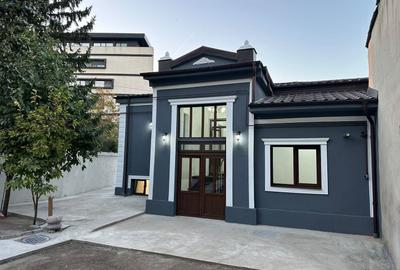Spațiu comercial, de 100 mp, în P-ța Unirii