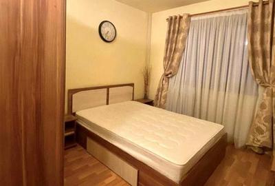 Apartament cu 3 camere semidecomandat, mobilat în Alexandru cel Bun - 1