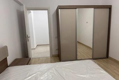 Apartament cu 3 camere decomandat în Crângași