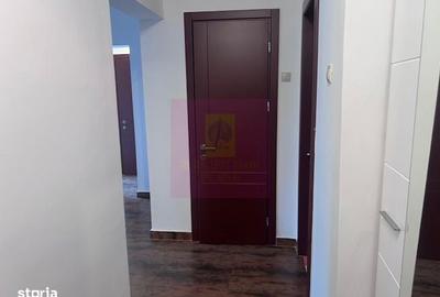 Apartament cu 3 camere decomandat în 1 Mai