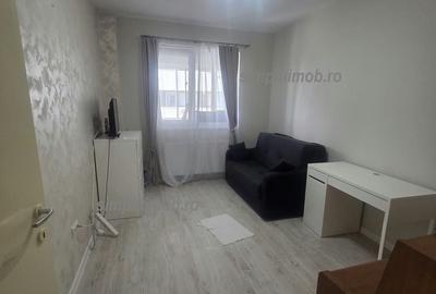 Apartament cu 3 camere decomandat în Roșu