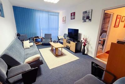 Apartament cu 3 camere decomandat, mobilat în Central
