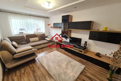 Apartament cu 4 camere decomandat în Câmpina