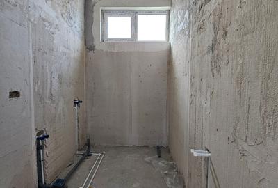 Apartament cu 3 camere decomandat în Km 5 - 7