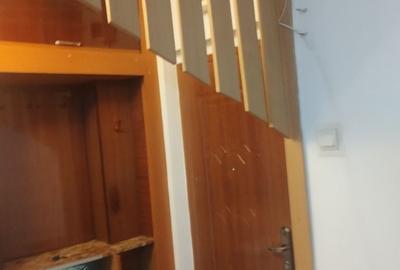 Garsonieră în Vest