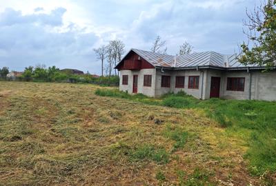 Casă cu 4 camere în Lacu Sărat - 4