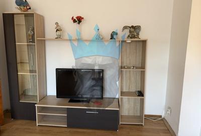 Apartament cu 3 camere semidecomandat în Ștefan cel Mare