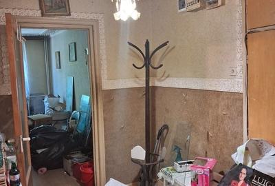 Apartament cu 3 camere semidecomandat în Berceni - 1