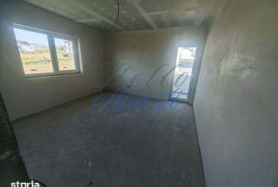 Casă cu 4 camere decomandat cu Canalizare în Chinteni - 3
