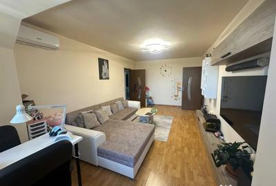 Apartament cu 3 camere semidecomandat în Craiovița Nouă