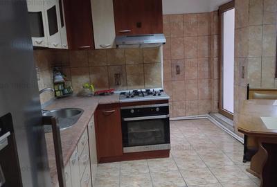 Apartament cu 3 camere decomandat în Călărași - 10