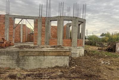Casă cu 4 camere în Suraia
