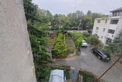 Apartament cu 2 camere decomandat în Calea Galați