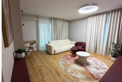 Apartament cu 3 camere semidecomandat, mobilat în Unirii