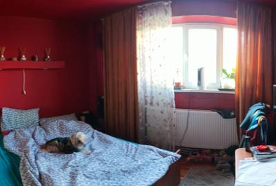 Apartament cu 4 camere decomandat în Micro 20