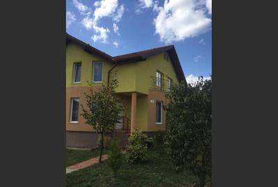 Casă cu 5 camere cu Canalizare în 1 Decembrie - 2